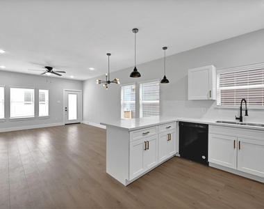 3312 Bacchus Street - Photo Thumbnail 2