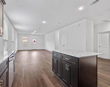 13582 Myrtle Gardens Boulevard - Photo Thumbnail 5
