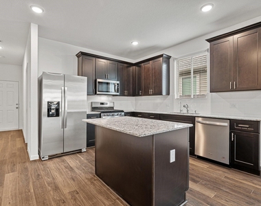 13582 Myrtle Gardens Boulevard - Photo Thumbnail 4