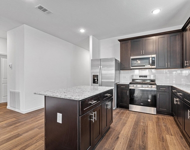 13582 Myrtle Gardens Boulevard - Photo Thumbnail 6