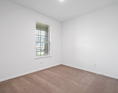 13582 Myrtle Gardens Boulevard - Photo Thumbnail 16