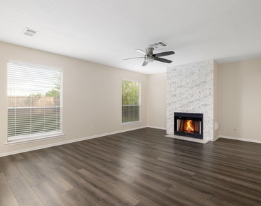 21039 Vista Trail Court - Photo Thumbnail 4