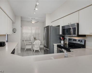 8085 Celeste Drive - Photo Thumbnail 12