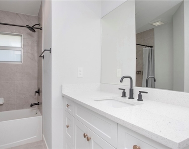 27302 Dortch Avenue - Photo Thumbnail 14