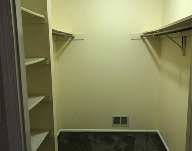 27 Townsend - Photo Thumbnail 8