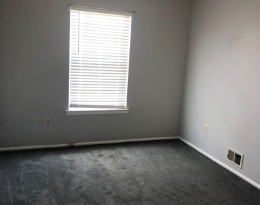 27 Townsend - Photo Thumbnail 10