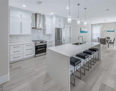 8260 Laurel Lakes Boulevard - Photo Thumbnail 12
