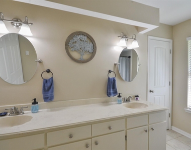 3218 Lake Stream Drive - Photo Thumbnail 26
