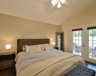 3218 Lake Stream Drive - Photo Thumbnail 25