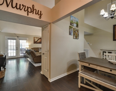 3218 Lake Stream Drive - Photo Thumbnail 7