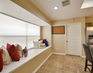 3218 Lake Stream Drive - Photo Thumbnail 18