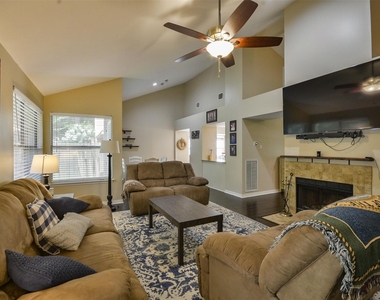 3218 Lake Stream Drive - Photo Thumbnail 13