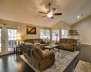 3218 Lake Stream Drive - Photo Thumbnail 12