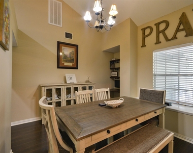 3218 Lake Stream Drive - Photo Thumbnail 9