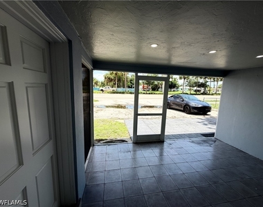 4375 Golden Gate Parkway - Photo Thumbnail 2