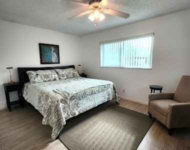 2000 Alamanda Drive - Photo Thumbnail 6