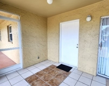2000 Alamanda Drive - Photo Thumbnail 1