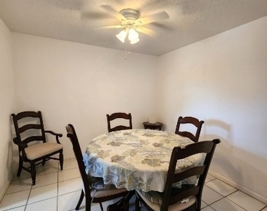 2000 Alamanda Drive - Photo Thumbnail 5