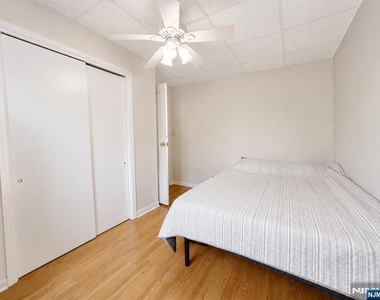 522 Saddle River - Photo Thumbnail 5