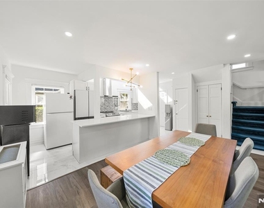 332 Allaire - Photo Thumbnail 11