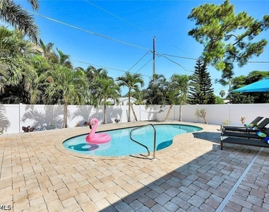 847 98th Avenue N - Photo Thumbnail 20