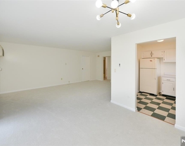 15 Cottage - Photo Thumbnail 2