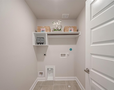 462 Aurora Creek Lane - Photo Thumbnail 30