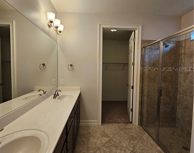 3141 Amadora Circle - Photo Thumbnail 17