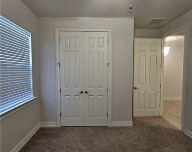 3141 Amadora Circle - Photo Thumbnail 4