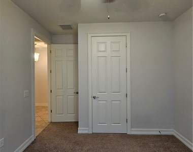 3141 Amadora Circle - Photo Thumbnail 8