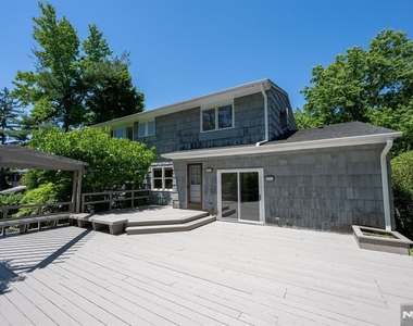 439 Summit - Photo Thumbnail 32