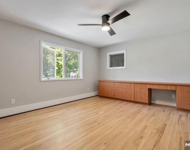 439 Summit - Photo Thumbnail 22