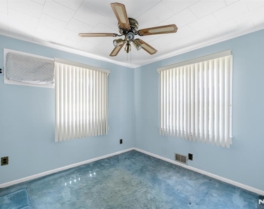 203 Charlton - Photo Thumbnail 10