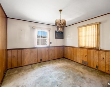 203 Charlton - Photo Thumbnail 6