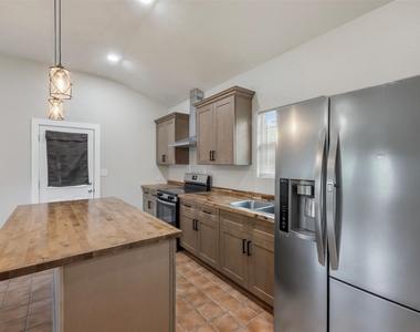 2140 County Road 235 - Photo Thumbnail 6
