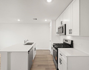 3072 Nori Shore Drive - Photo Thumbnail 14