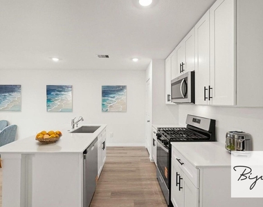 3072 Nori Shore Drive - Photo Thumbnail 5