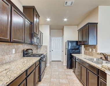 6039 Shelbourne Park Lane - Photo Thumbnail 10