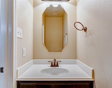 6039 Shelbourne Park Lane - Photo Thumbnail 4