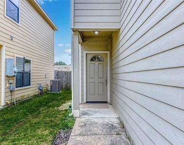 6039 Shelbourne Park Lane - Photo Thumbnail 3