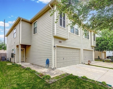 6039 Shelbourne Park Lane - Photo Thumbnail 2