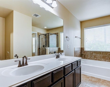 6039 Shelbourne Park Lane - Photo Thumbnail 20