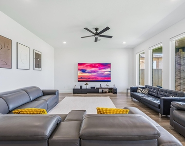 31051 Sun Valley Drive - Photo Thumbnail 16