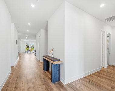 31051 Sun Valley Drive - Photo Thumbnail 4
