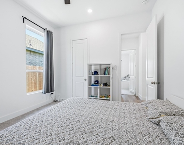 31051 Sun Valley Drive - Photo Thumbnail 35