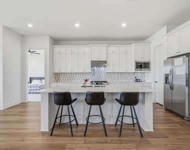 31051 Sun Valley Drive - Photo Thumbnail 12