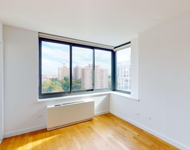 808 Columbus Ave - Photo Thumbnail 3