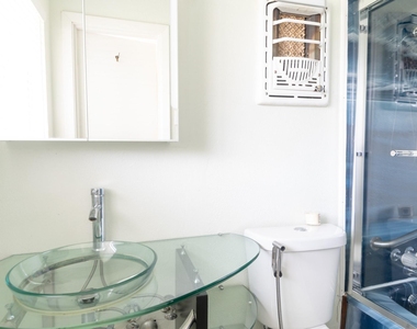 10907 Doud Street - Photo Thumbnail 11