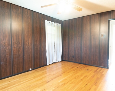 10907 Doud Street - Photo Thumbnail 15