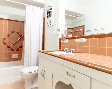 10907 Doud Street - Photo Thumbnail 13